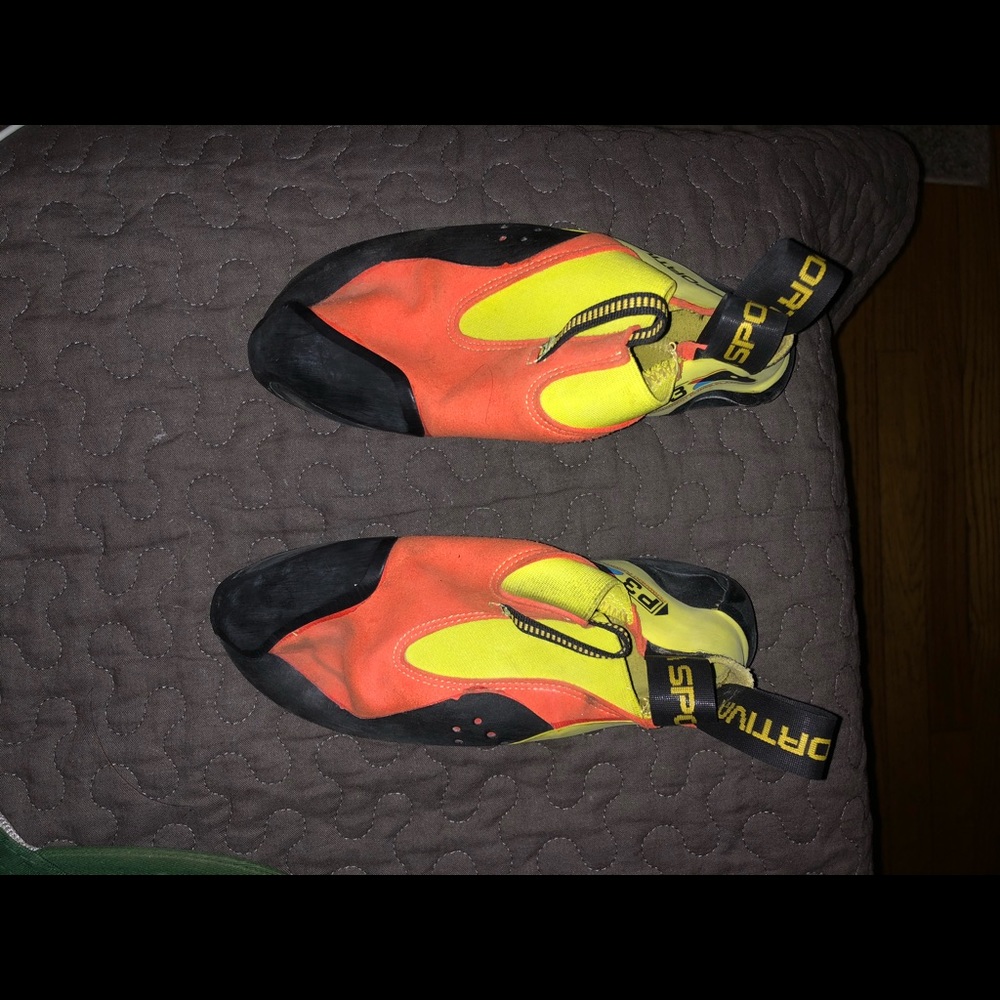 La sportiva 36 climbing shoes